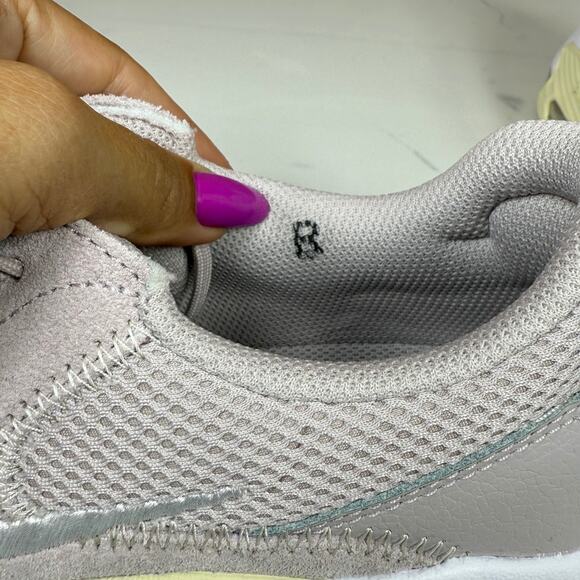 Nike Air Max Excee Platinum Violet Sneakers CD5432-010 Platinum Women's Size 11 - Picture 7 of 16